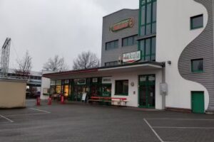 Lukulla Tagesrestaurant by H&Auml;USER