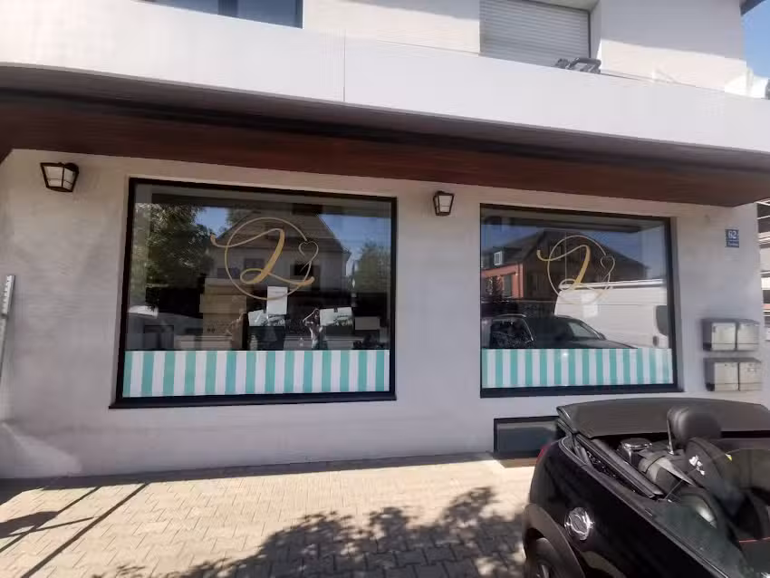 Lutak Caf&eacute; und Patisserie