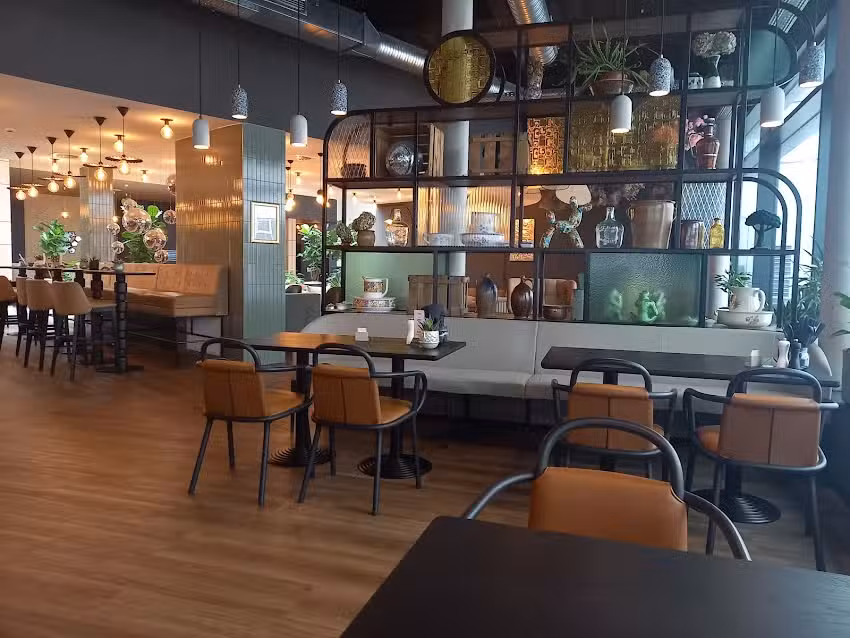 L&Uuml;TZE &ndash; Caf&eacute; & Bar im Hotel Berlin, Berlin