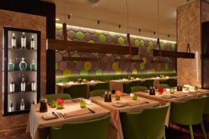 [m]eatery bar + restaurant