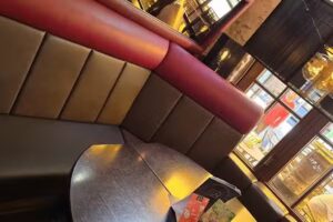 M2 Caf&eacute; & Bar