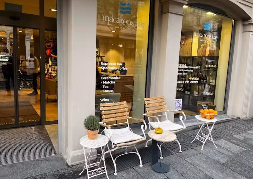 Macarons Bay &middot; Caf&eacute; &middot; Sweet Boutique