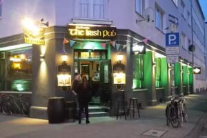 MacGowan&rsquo;s The Irish Pub