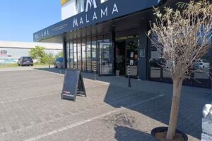 Malama RESTAURANT & Lounge
