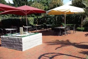 Mano’s Grill House