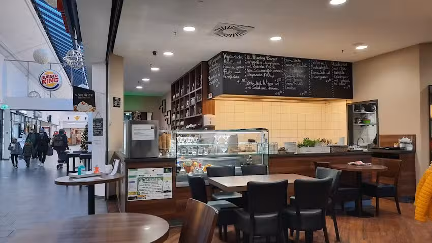 Manolya Bistro & Bar