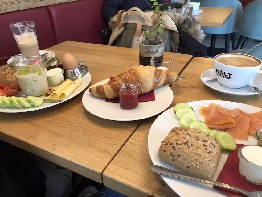 Marie&rsquo;s happy food & drinks &ndash; Caf&eacute; & Catering