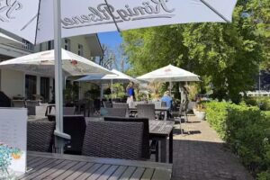 Marina Lounge