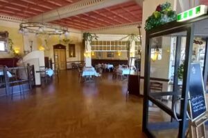 Maxx Restaurant Caf&eacute; Pup im cCe