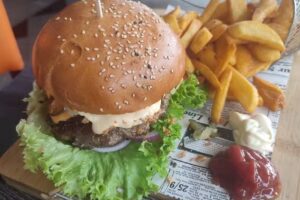 MC Bistro Burger