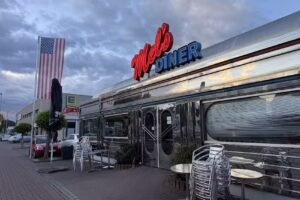 Mels Diner