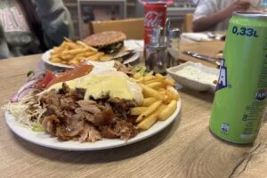 Menas Kebab Haus