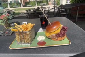 Mendi’s Restaurant,