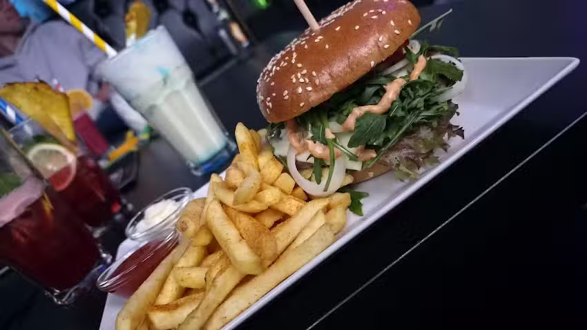 METROPOL Bar & Lounge