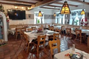 Metropolis-Restaurant & Bar