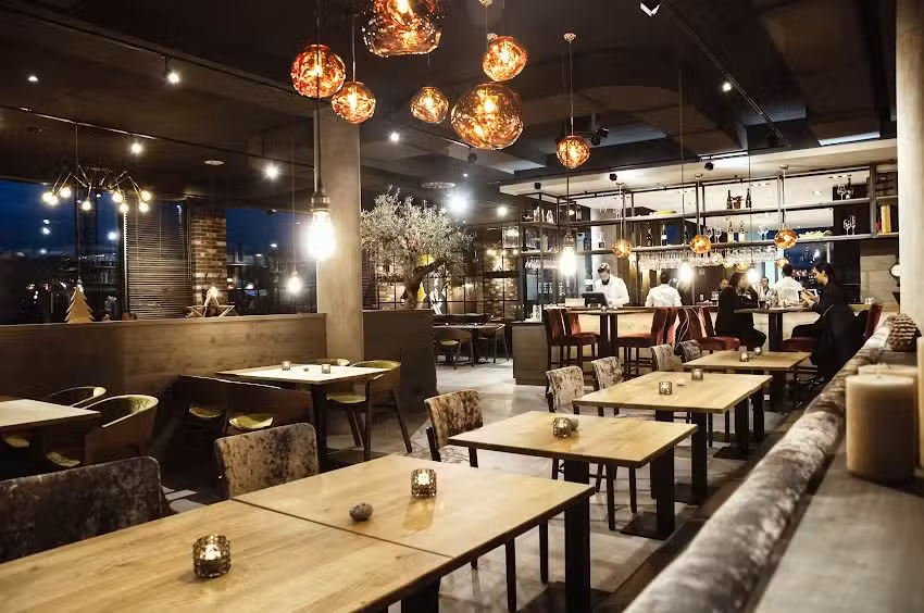 Metropolis Restaurant, Bar & Lounge