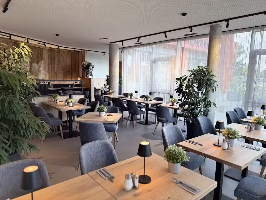 Mezzo’s – Restaurant & Café