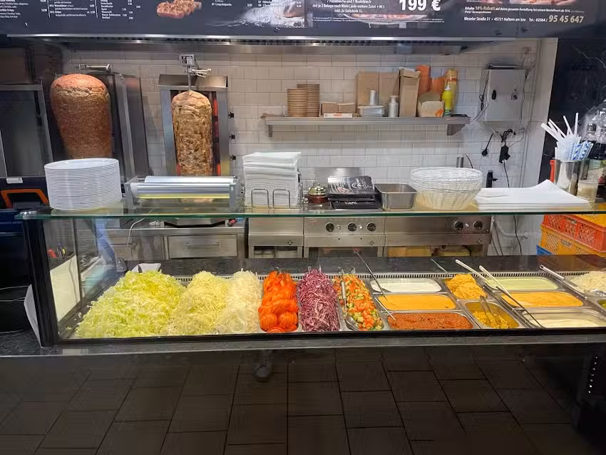 Middle MEA East D&ouml;ner Pizza Imbiss
