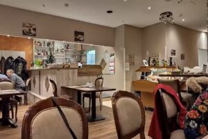Mikos Restaurant