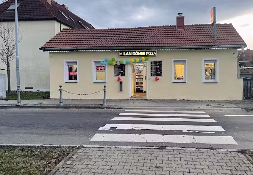 Milan D&ouml;ner Pizza
