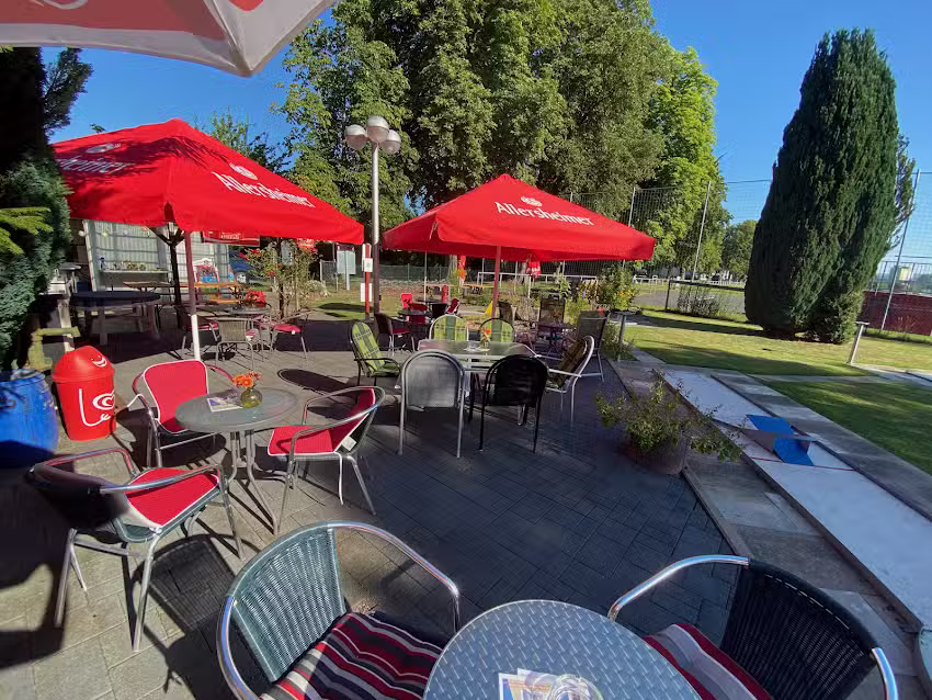 Minigolfanlage & Biergarten