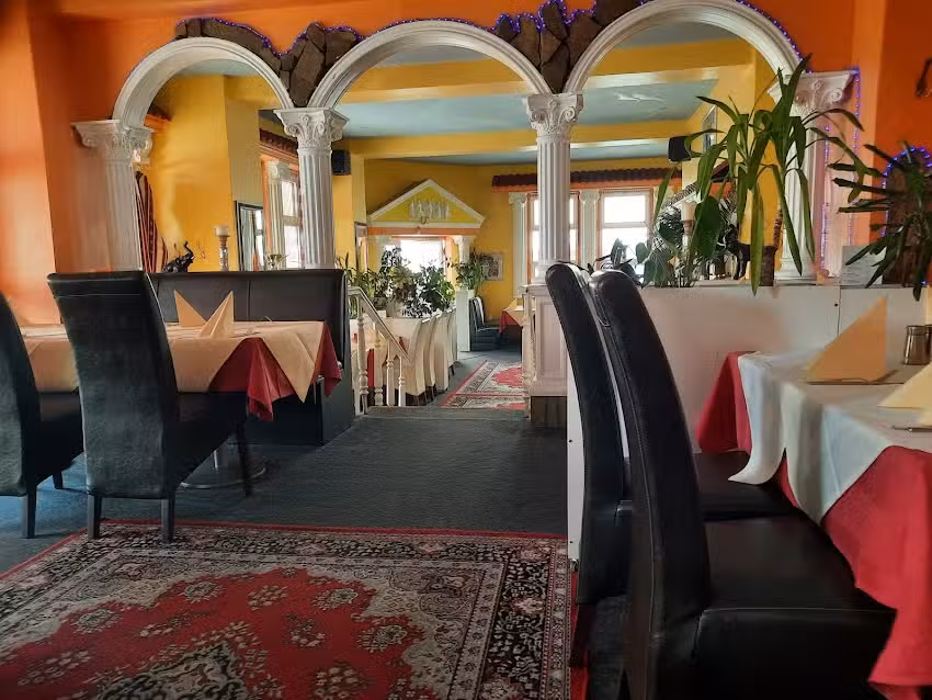 MIRA Indisches Restaurant &ndash; Caf&eacute; &ndash; Cocktailbar