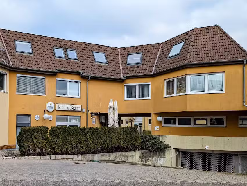 Miri’s Dart-Bistro