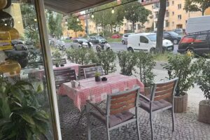 Mirva Restaurant & Caf&eacute;