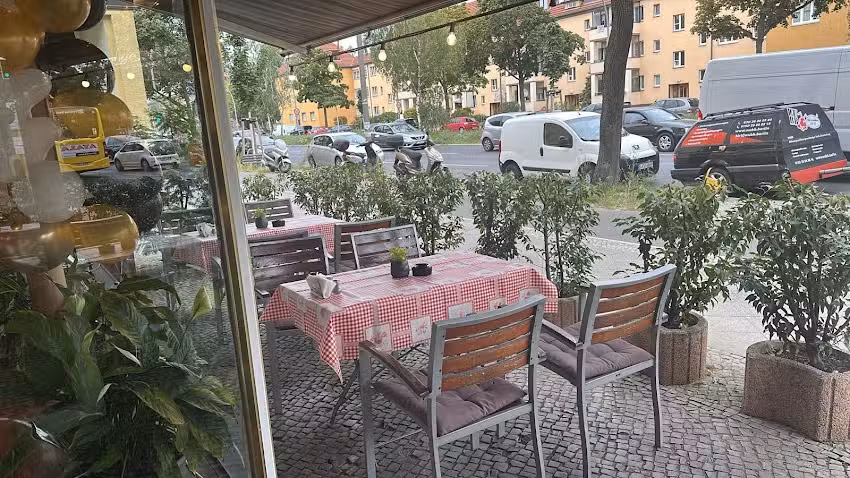 Mirva Restaurant & Caf&eacute;