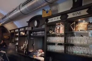 Molloy’s Irish Pub