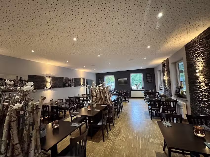 Molos &ndash; Restaurant & Caf&eacute;