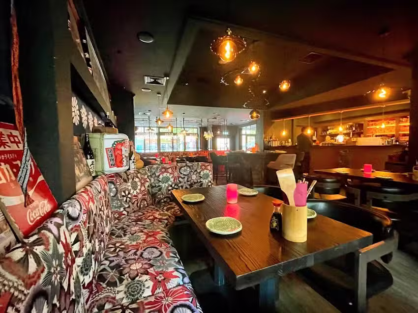 Momiji Sushi & Asian Kitchen