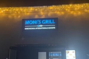 Monis Grill