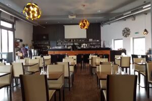 Motion Caf&eacute; Bar