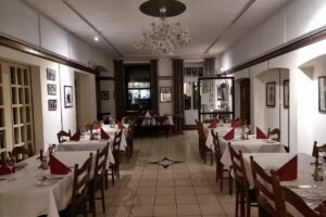 Mutter Siepe Historisches Restaurant und Hotel