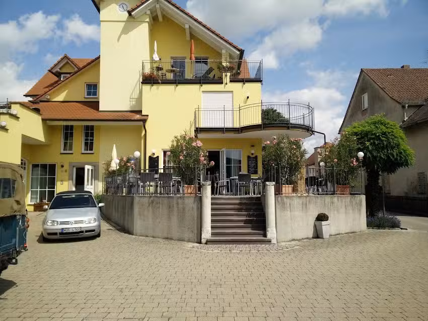 NAPO Tapas Caf&eacute; Bar