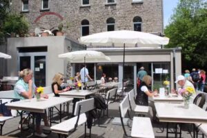 Neandertal No. 1 &ndash; Caf&eacute; & Events