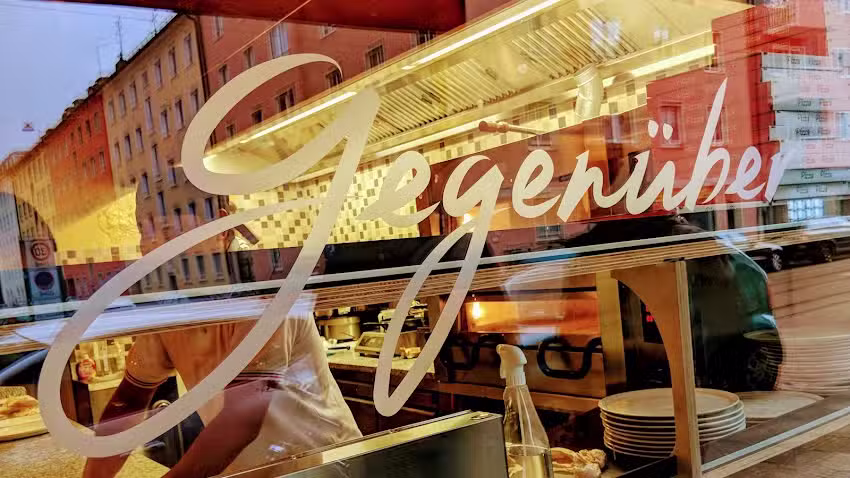 Nebenan Brunch & Bar