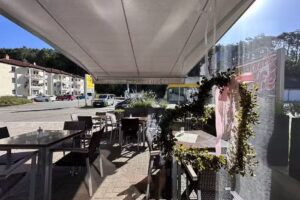Neu’s Back Café