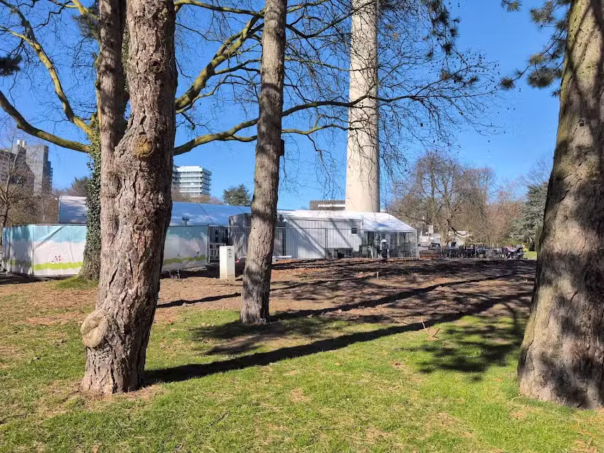 Neues Restaurant an den Wasserbecken