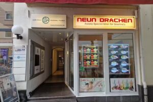 Neun Drachen