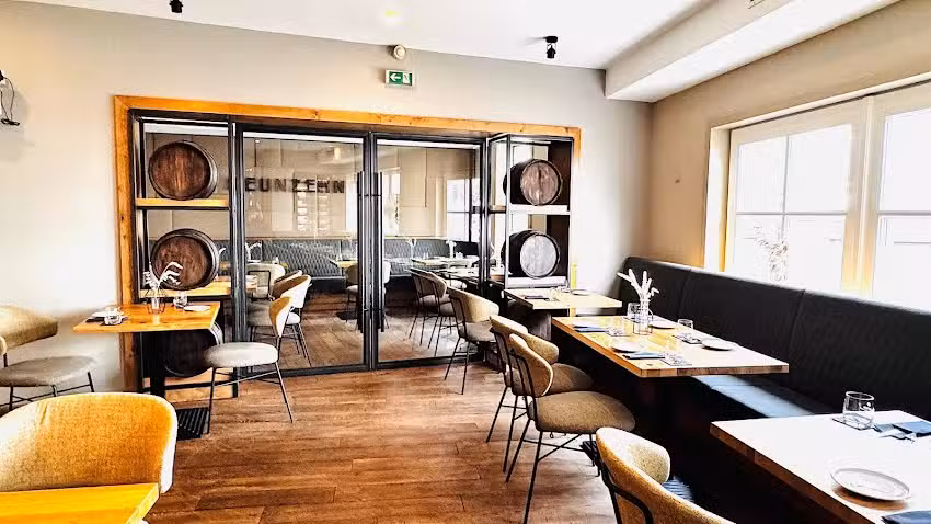 NEUNZEHN 01 &ndash; Restaurant & Biergarten
