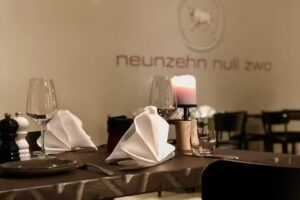 Neunzehnnullzwo Steakhaus