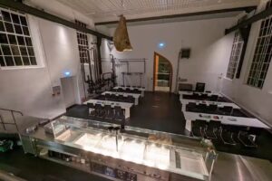 Niemeyer Sphere &ndash; C&eacute;u Dining
