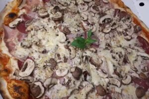 Niki &ndash; Steinofen Pizzeria