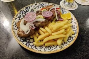 Nikos Taverne