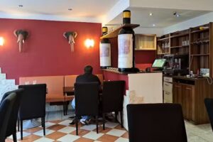 Nilavara restaurant UG