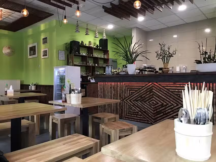 N&oacute;n Caf&eacute; et Cuisine / Siegen