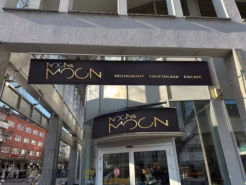 Noon & Moon Restaurant Cocktailbar