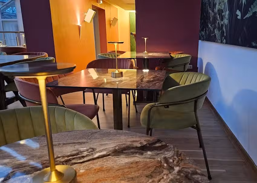 Nous Griechische Meze Bar Restaurant